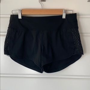 Lululemon speed up 2.5” shorts